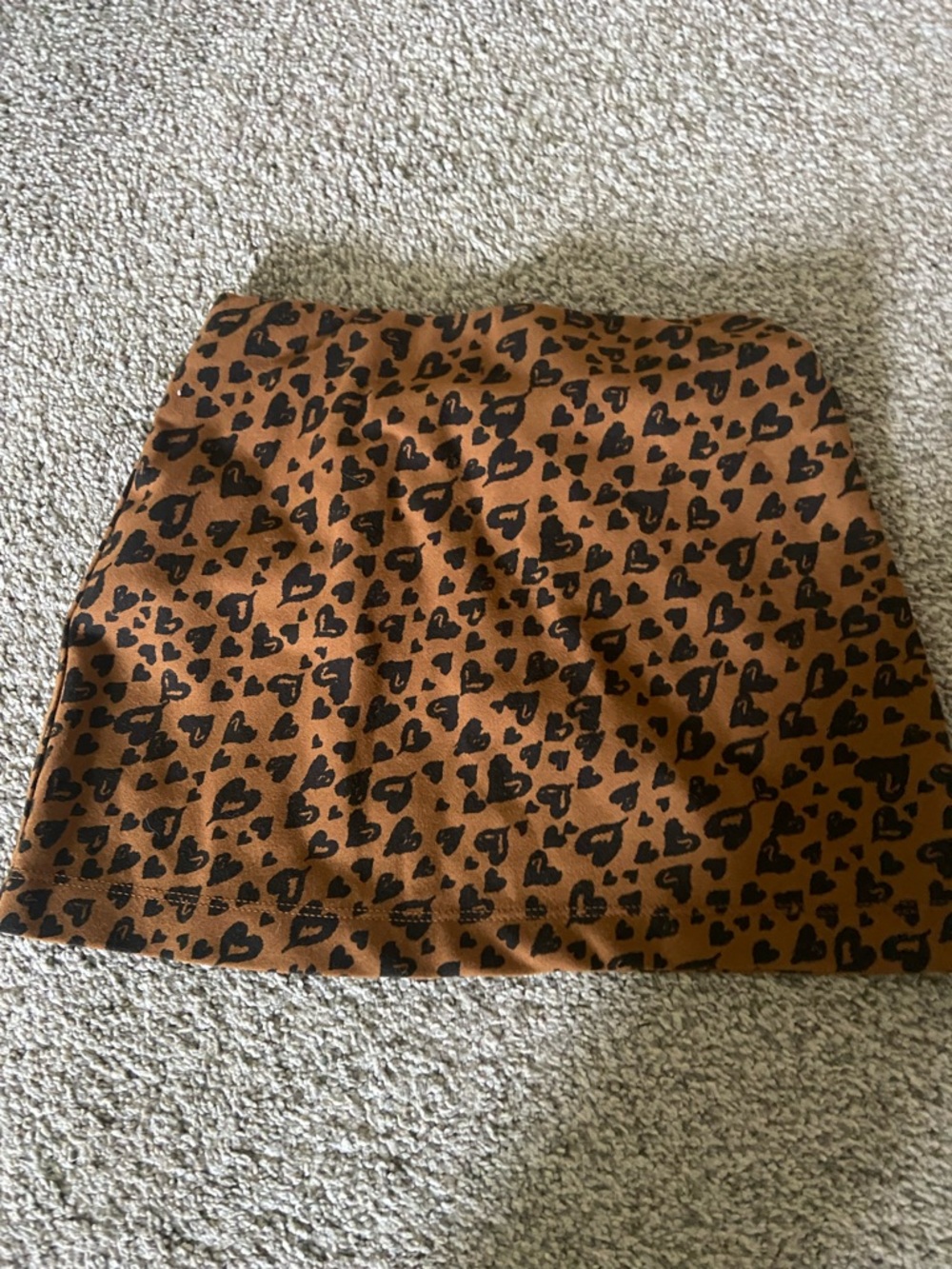 Old Navy Brown Skirt with Black Heart Print Girl’s size 6/7
